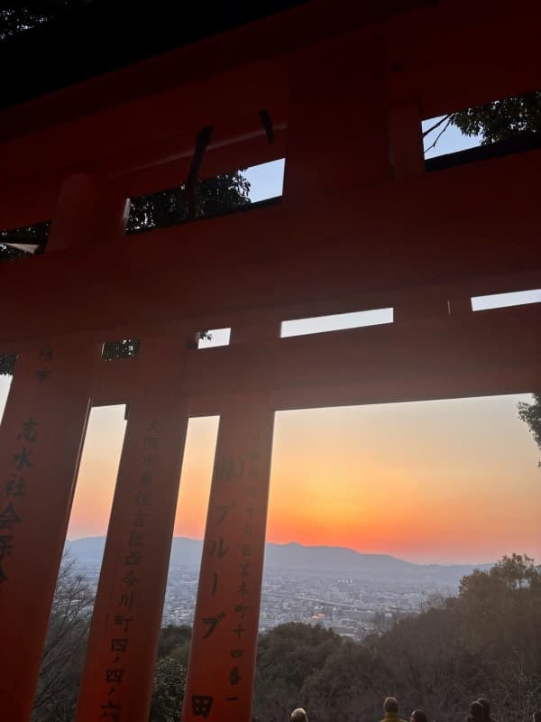 Fushimi Inari Taisha — Golden Hour Hike